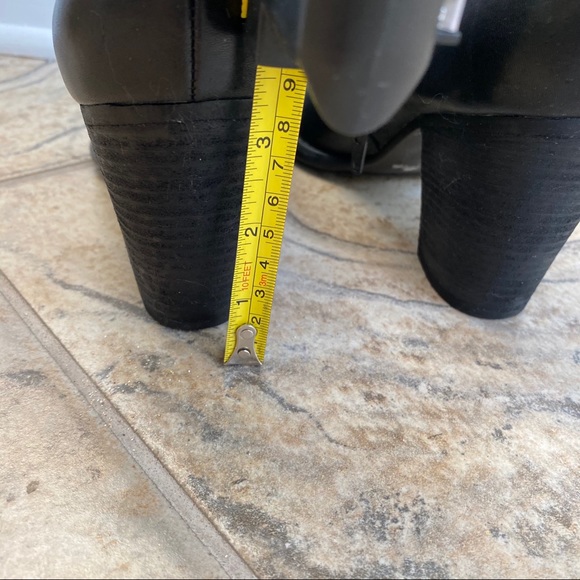 Naturalizer Booties - Picture 4 of 6